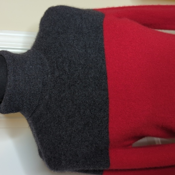 Lord & Taylor 100% Cashmere Red Gray Classic Turtleneck Sweater S - Picture 2 of 10